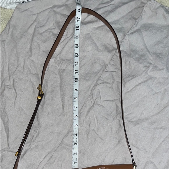 Michael Kors Darrington Large Crackle Brown Leather Crossbody - Picture 5 of 16